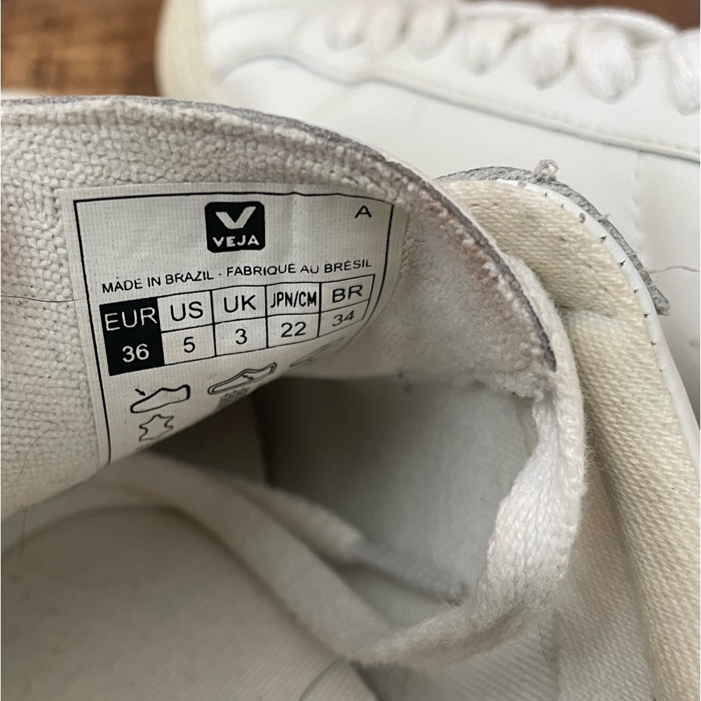 Veja Esplar Low Sneakers - Picture 8 of 8